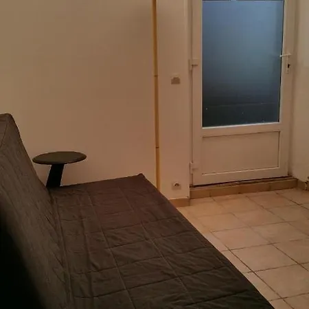 Apartament 2 Pcs Au Metro Berault *